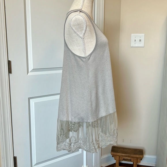 Umgee Gray Lace Tank - Picture 2 of 5